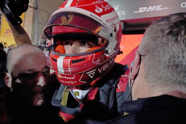 Formel 1 in Bahrain 2022 20.03.2022, Bahrain International Circuit, Sakhir, Formel 1 in Bahrain 2022 , im Bild Sieger Charles Leclerc (MCO), Scuderia Ferrari, 2.Platz für Carlos Sainz Jr. (ESP), Scuderia Ferrari, 3.Platz für Lewis Hamilton (GBR), Mercedes-AMG Petronas Formula One Team