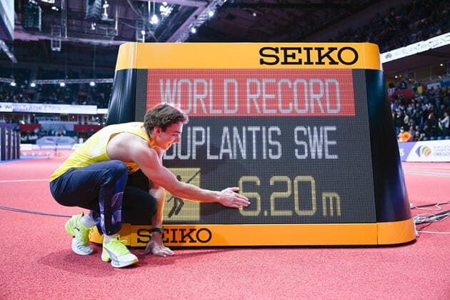 Bilder des Jahres 2022, Sport 03 März Sport Themen der Woche KW11 Sport Bilder des Tages Leichtathletik, IAAF Indoor WM in Belgrad, Stabhochsprung, Herren, Weltrekord von Armand Duplantis 220320 Armand Duplantis of Sweden celebrates jumping on world record at the hight 6.20 while competing in men?s pole vault during day three of the World Athletics Indoor Championships on March 20, 2022 in Belgrade. Photo: Mathias Bergeld BILDBYRAN kod MB MB0361 bbeng friidrott athletics friidrett iaaf iaaf world indoor championships world athletics indoor championships vm friidrotts-vm friidrotts-vm 2022 friidretts-vm friidretts-vm 2022 innendors innendors-vm inomhus inomhus-vm ivm day 3 jubel sverige *** 220320 Armand Duplantis of Sweden celebrates jumping on world record at the hight 6 20 while competing in mens pole vault during day three of the World Athletics Indoor Championships on March 20, 2022 in Belgrade Photo Mathias Bergeld BILDBYRAN kod MB MB0361 bbeng athletics athletics athletics iaaf iaaf world indoor championships world athletics indoor championships world cup athletics world cup athletics world cup 2022 athletics world cup athletics world cup 2022 indoor indoor world cup indoor indoor world cup world cup ivm day 3 jubilee sweden,  Copyright: MATHIASxBERGELD BB220320MB097