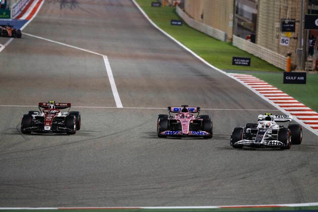 24 Guanyu Zhou (CHN, Alfa Romeo F1 Team ORLEN), 14 Fernando Alonso (ESP, BWT Alpine F1 Team), 22 Yuki Tsunoda (JPN, Scuderia AlphaTauri), F1 Grand Prix of Bahrain at Bahrain International Circuit on March 20, 2022 in Sakhir, Bahrain. (Photo by HOCH ZWEI) Sakhir Bahrain
