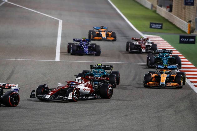 77 Valtteri Bottas (FIN, Alfa Romeo F1 Team ORLEN), 27 Nico Hulkenberg (DEU, Aston Martin Aramco Cognizant F1 Team), 4 Lando Norris (GBR, McLaren F1 Team), F1 Grand Prix of Bahrain at Bahrain International Circuit on March 20, 2022 in Sakhir, Bahrain. (Photo by HOCH ZWEI) Sakhir Bahrain