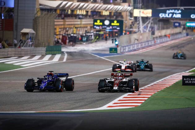 23 Alexander Albon (THA, Williams Racing), 24 Guanyu Zhou (CHN, Alfa Romeo F1 Team ORLEN), F1 Grand Prix of Bahrain at Bahrain International Circuit on March 20, 2022 in Sakhir, Bahrain. (Photo by HOCH ZWEI) Sakhir Bahrain