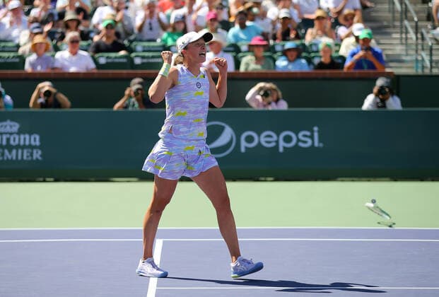 Mandatory Credit: Photo by Ella Ling Shutterstock (12853677j) Iga Swiatek of Poland celebrates on match point BNP Paribas Open, Tennis, Day 12, Indian Wells Tennis Garden, California, USA - 20 Mar 2022 BNP Paribas Open, Tennis, Day 12, Indian Wells Tennis Garden, California, USA - 20 Mar 2022 Copyright: xEllaxLing Shutterstockx 12853677j