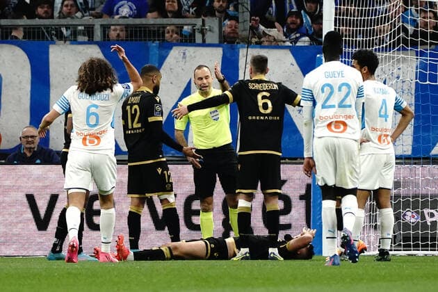 Jerome Brisard (arbitre) - Jordan Amavi (OGC Nice) - Morgan Schneiderlin (OGC Nice) FOOTBALL : Olympique de Marseille vs OGC Nice - Ligue 1 Uber Eats - Marseille - 20 03 2021 NorbertScanella Panoramic 