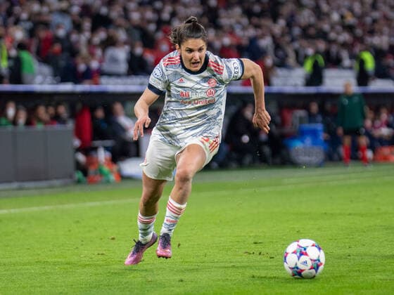 Jovana Damnjanovic (9 FC Bayern München) in Aktion beim UEFA Womens Champions League Spiel FC Bayern München - Paris Saint-Germain am 22.03.2022 München Allianz Arena Bayern Deutschland