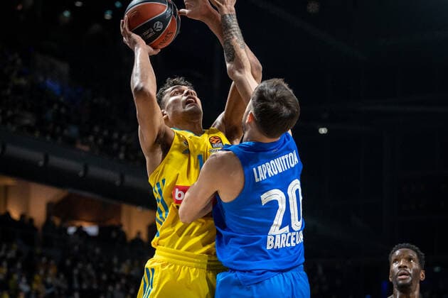 Basketball Berlin 22.03.2022 Saison 2021 2022 Euroleague Regular Season Alba Berlin - FC Barcelona, Barca Oscar Da Silva (Alba Berlin, No.01) Nicolas Laprovittola (Barcelona, No.20)
