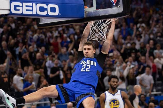Sport Bilder des Tages Orlando, Florida, March 22nd 2022: Franz Wagner (22 Orlando Magic) dunks the final posession of the night during the National Basketball Association game between Orlando Magic and Golden State Warriors at Amway Center in Orlando, Florida. Andrea Vilchez SPP Orlando Magic v Golden State Warriors - National Basketball Association - Amway Center 