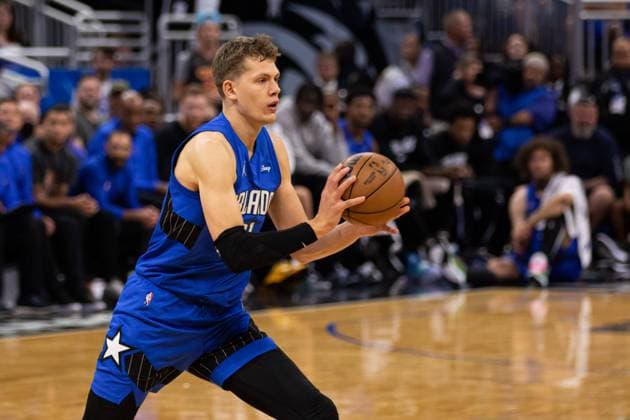 Orlando, Florida, March 22nd 2022: Franz Wagner (22 Orlando Magic) passes the ball during the National Basketball Association game between Orlando Magic and Golden State Warriors at Amway Center in Orlando, Florida. Andrea Vilchez SPP Orlando Magic v Golden State Warriors - National Basketball Association - Amway Center 