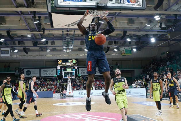 14. Spieltag der easyCredit BBL Basketball Bundesliga in der Oberfrankenhalle in Bayreuth Saison 2021-2022 Medi Bayreuth gegen EWE Baskets Oldenburg Tai Odiase (EWE Baskets Oldenburg) -21-