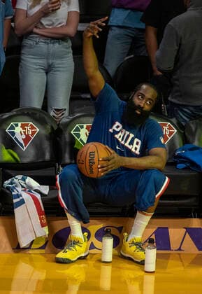 March 23, 2022, Los Angeles, California, USA: James Harden 1 of the Philadelphia 76ers during warmups prior to their NBA, Basketball Herren, USA game against the Los Angeles Lakers on Wednesday March 23, 2022 at Crypto.com Arena in Los Angeles, California. PI Los Angeles USA - ZUMAp124 20220323_zaa_p124_008 Copyright: xJAVIERxROJASx