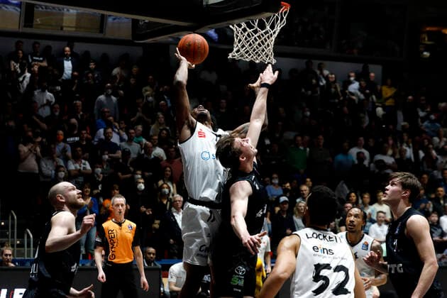24.03.2022, easyCredit Basketball Bundesliga, BBL, Saison 2021 2022, Herren, Chemnitz Niners - Hamburg Towers Isiaha Mike, Niners Chemnitz, Maik Kotsar, Hamburg Towers Chemnitz Messe Chemnitz Sachsen Germany