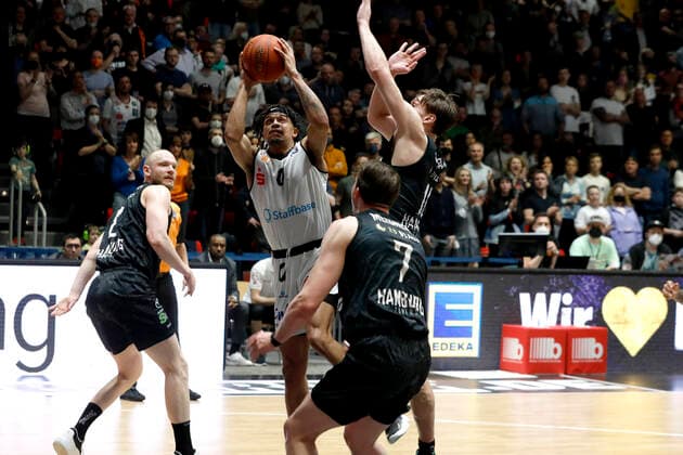 24.03.2022, easyCredit Basketball Bundesliga, BBL, Saison 2021 2022, Herren, Chemnitz Niners - Hamburg Towers Nelson Weidemann, Niners Chemnitz Chemnitz Messe Chemnitz Sachsen Germany