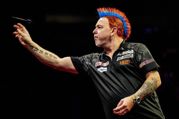 Bilder des Jahres 2022, Sport 03 März Sport Themen der Woche KW12 ROTTERDAM - Peter Wright (Scotland) in action in his match against James Wade (England) during Round 7 of the Premier League Of Darts in Ahoy. The Premier League of Darts is a darts competition in which top players compete against each other and is played in different cities. ANP ROBIN UTRECHT Premier League Darts - Round 7 2022 xVIxANPxSportx xxANPxIVx *** ROTTERDAM Peter Wright Scotland in action in his match against James Wade England during Round 7 of the Premier League Of Darts in Ahoy The Premier League of Darts is a darts competition in which top players compete against each other and is played in different cities ANP ROBIN UTRECHT Premier League Darts Round 7 2022 xVIxANPxSportx xxANPxIVx 446047411 originalFilename: 446047411.jpg