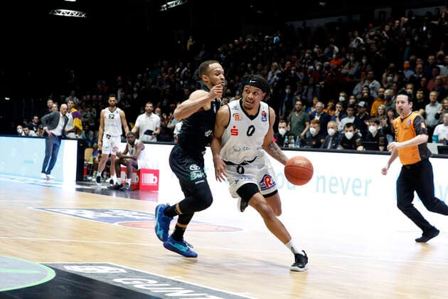 24.03.2022, easyCredit Basketball Bundesliga, BBL, Saison 2021 2022, Herren, Chemnitz Niners - Hamburg Towers Nelson Weidemann, Niners Chemnitz, Jaylon Brown, Hamburg Towers Chemnitz Messe Chemnitz Sachsen Germany