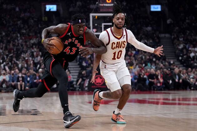 March 24, 2022, TORONTO, ON, CANADA: Toronto Raptors forward Pascal Siakam (43) drives past Cleveland Cavaliers guard Tim Frazier (10) during first half NBA, Basketball Herren, USA basketball action in Toronto, Thursday, March 24, 2022. Canada News - March 24, 2022 - ZUMAc35_ 20220324_zaf_c35_162 Copyright: xNathanxDenettex