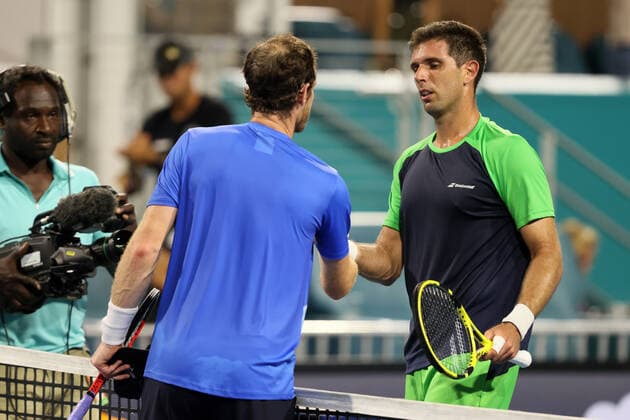 March 24, 2022, Miami Gardens, Florida, United States Of America: MIAMI GARDENS, FLORIDA - MARCH 24: Andy Murray of Great Britain defeats Federico Delbonis of Argentina on stadium court at Hard Rock Stadium on March 24, 2022 in Miami Gardens, Florida...People: Andy Murray, Federico Delbonis Miami Gardens United States Of America - ZUMAs214 20220324_zda_s214_245 Copyright: xSMGx