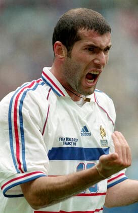 France v Italy FIFA World Cup, WM, Weltmeisterschaft, Fussball 03 July 1998 Saint-Denis, FIFA World Cup France v Italy - Zinedine Zidane of France - (photo by Mark Leech) Saint Denis France *** Frankreich gegen Italien FIFA-Weltpokal 03. Juli 1998 Saint Denis, FIFA-Weltpokal Frankreich gegen Italien Zinedine Zidane von Frankreich Foto von Mark Leech Saint Denis Frankreich  Copyright: xMarkxLeechxOffside