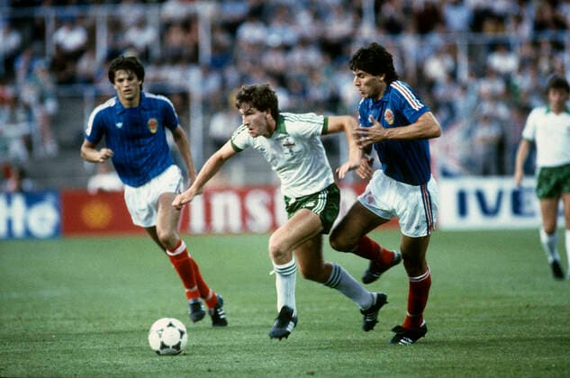 Yugoslavia v Northern Ireland 17 June 1982 Zaragoza, FIFA World Cup, WM, Weltmeisterschaft, Fussball - Yugoslavia v Northern Ireland - Norman Whiteside of Northern Ireland. (photo by Mark Leech) Zaragoza Spain *** Jugoslawien gegen Nordirland 17. Juni 1982 Zaragoza, FIFA-Weltpokal Jugoslawien gegen Nordirland Norman Whiteside aus Nordirland Foto von Mark Leech Zaragoza Spanien  Copyright: xMarkxLeechxOffside