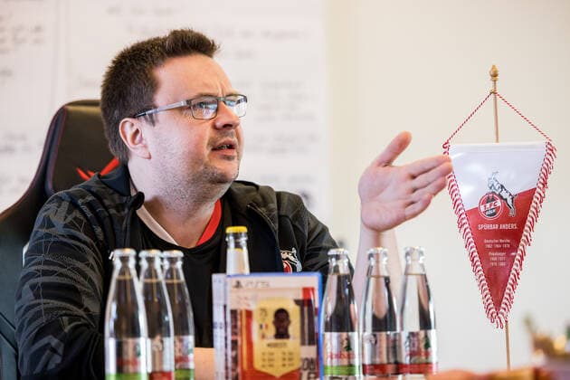 Medienrunde bevestor Virtual Bundesliga 1. FC Koeln; 25.03.2022 Peter Petkus Schwab Medienrunde bevestor Virtual Bundesliga 1. FC Koeln; eSports Lounge RheinEnergie Stadion, Koeln
