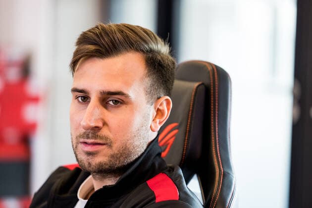 Medienrunde bevestor Virtual Bundesliga 1. FC Koeln; 25.03.2022 Simon Stoecker (Projektmanager eSports 1. FC Koeln) Medienrunde bevestor Virtual Bundesliga 1. FC Koeln; eSports Lounge RheinEnergie Stadion, Koeln