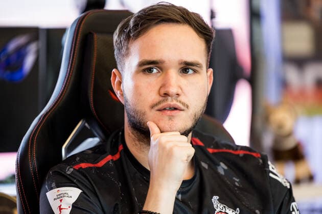 Medienrunde bevestor Virtual Bundesliga 1. FC Koeln; 25.03.2022 Im Mediengespraech: Tim TheStrxngeR Katnawatos Medienrunde bevestor Virtual Bundesliga 1. FC Koeln; eSports Lounge RheinEnergie Stadion, Koeln