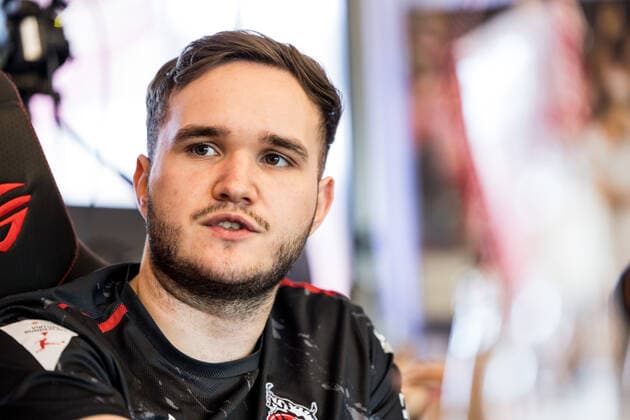 Medienrunde bevestor Virtual Bundesliga 1. FC Koeln; 25.03.2022 Im Mediengespraech: Tim TheStrxngeR Katnawatos Medienrunde bevestor Virtual Bundesliga 1. FC Koeln; eSports Lounge RheinEnergie Stadion, Koeln