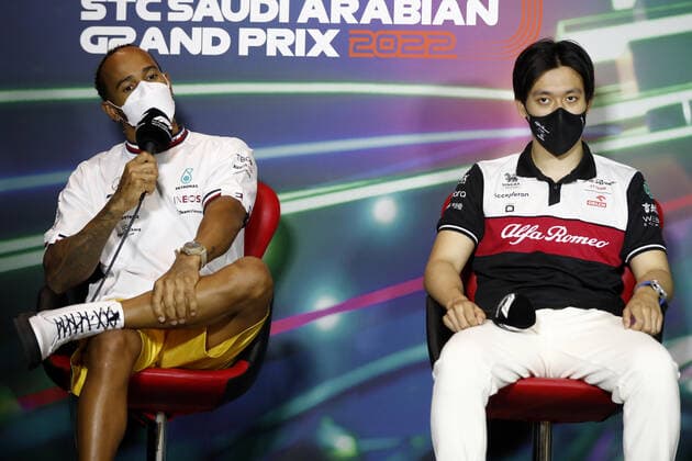 HAMILTON Lewis (gbr), Mercedes AMG F1 Team W13, ZHOU Guanyu (chi), Alfa Romeo F1 Team ORLEN C42, portrait during the Formula 1 STC Saudi Arabian Grand Prix 2022, 2nd round of the 2022 FIA Formula One World Championship, WM, Weltmeisterschaft on the Jeddah Corniche Circuit, from March 25 to 27, 2022 in Jeddah, Saudi Arabia - F1 - SAUDI ARABIAN GRAND PRIX 2022 DPPI Panoramic GP2202_120032_31I4237