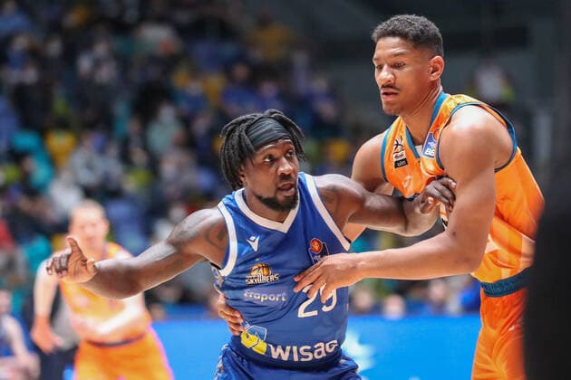 Cherry Will,(Fraport Skyliners, 29)Jallow Karim,(Ratiopharm Ulm, 35), , GER,Basketball, BBL, Fraport Skyliners gegen Ratiopharm Ulm,25.03.2022 Copyright: xEibner-Pressefoto UlrichxScherbaumx EP_usm