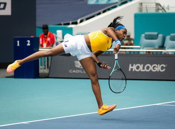 March 25, 2022, MIAMI, FLORIDA, UNITED STATES: Cori Gauff of the United States in action during the second round of the 2022 Miami Open WTA, Tennis Damen 1000 tennis tournament against Qiang Wang of China MIAMI UNITED STATES - ZUMAa181 20220325_zaa_a181_040 Copyright: xRobxPrangex