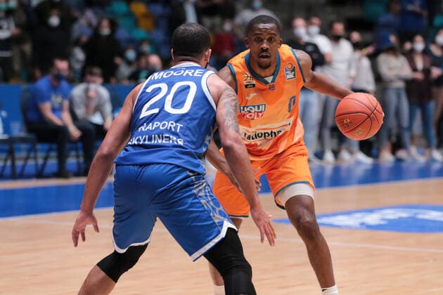 Moore Rasheed,(Fraport Skyliners, 20),Christon Semaj,(Ratiopharm Ulm, 0), , GER,Basketball, BBL, Fraport Skyliners gegen Ratiopharm Ulm,25.03.2022 Frankfurt Copyright: xEibner-Pressefoto UlrichxScherbaumx EP_usm