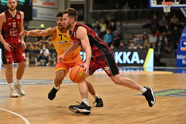 31 Spencer Reaves von den 2. bundesliga Pro A Bayern Giants Leverkusen mit dem Drive zum Korb Phoenix Hagen vs Wiha Panthers, 2 Bundesliga, 2022 Saison, MIttwoch 23.02.2022 Hagen Copyright: xEibner-Pressfoto xAaronxBowserx Wiha_ABR