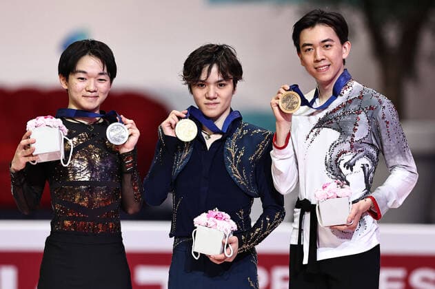 Sport Themen der Woche KW12 Winners: Yuma Kagiyama JPN, Shoma Uno JPN, Vincent Zhou USA - after men free skating at 2022 Figure skating, Eiskunstlauf world championships in Montpellier; 26 03 2022 - *** Winners Yuma Kagiyama JPN, Shoma Uno JPN, Vincent Zhou USA after men free skating at 2022 figure skating world championships in Montpellier 26 03 2022 