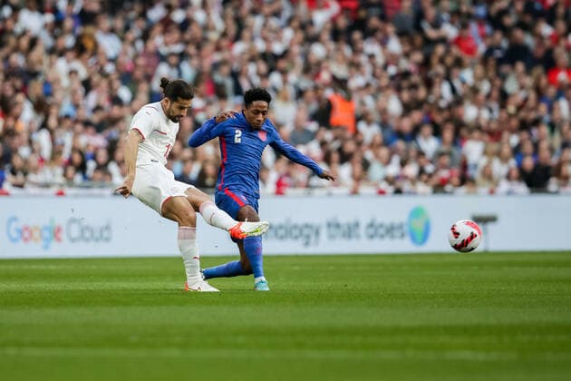 LONDON, ENGLAND - MARCH 26: during the International Friendly, Länderspiel, Nationalmannschaft match between England and Switzerland at Wembley Stadium on March 26, 2022 in London, United Kingdom. Ricardo Rodriguez of Switzerland against Kyle Walker-Peters of England London Wembley Stadium England United Kingdom Copyright: xJustPictures.chx xRichardxCallisx