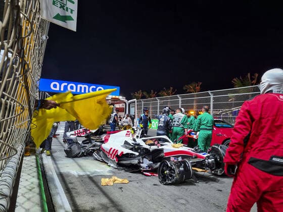 Sport Themen der Woche KW12 Sport Bilder des Tages Crash, SCHUMACHER Mick (ger), Haas F1 Team VF-22 Ferrari, portrait during the Formula 1 STC Saudi Arabian Grand Prix 2022, 2nd round of the 2022 FIA Formula One World Championship, WM, Weltmeisterschaft on the Jeddah Corniche Circuit, from March 25 to 27, 2022 in Jeddah, Saudi Arabia - F1 - SAUDI ARABIAN GRAND PRIX 2022 DPPI Panoramic  20220326_204954