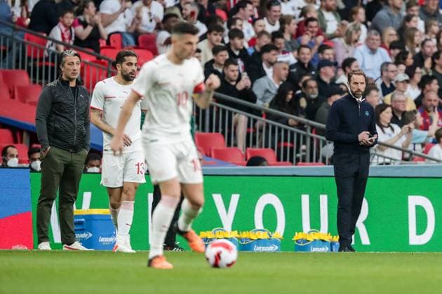 LONDON, ENGLAND - MARCH 26: during the International Friendly, Länderspiel, Nationalmannschaft match between England and Switzerland at Wembley Stadium on March 26, 2022 in London, United Kingdom. Left to right: head coach Murat Yakin of Switzerland, Ricardo Rodriguez of Switzerland, Granit Xhaka of Switzerland, head coach Gareth Southgate of England during the game London Wembley Stadium England United Kingdom Copyright: xJustPictures.chx xRichardxCallisx