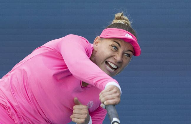 Vera Zvonareva from Russia serves to Danielle Collins from the USA at the Miami Open in the Hard Rock Stadium in Miami Gardens, Florida, on Saturday, March 26, 2022. Collins defeated Zvonareva 6-1, 6-4.  MIA20220326115 GARYxIxROTHSTEIN