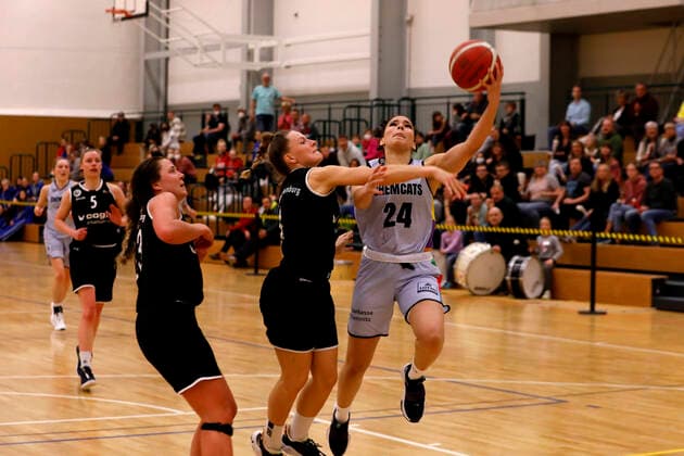 26.03.2022, 2. Toyota Damen Basketball Bundesliga Nord, DBBL, Saison 2021 2022, Damen, Playoffs, Viertelfinale, Chemcats Chemnitz - Falcons Bad Homburg Anabel Neuber-Valdez, ChemCats Chemnitz Chemnitz Sporthalle am Schlossteich Sachsen Germany
