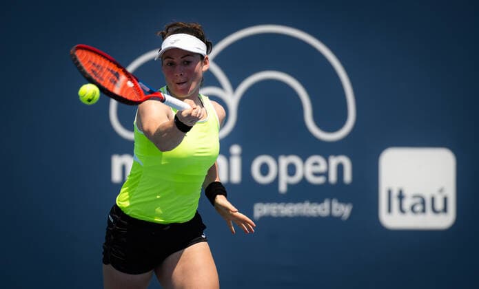 March 26, 2022, MIAMI, FLORIDA, UNITED STATES: Tamara Zidansek playing doubles at the 2022 Miami Open WTA, Tennis Damen 1000 tennis tournament MIAMI UNITED STATES - ZUMAa181 20220326_zaa_a181_222 Copyright: xRobxPrangex