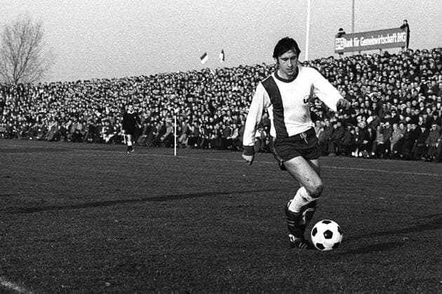 Ingo Eismann vom VfL Wolfsburg, aus DFB Pokal VfL Wolfsburg gegen Schalke 04 2-2 am 13.12.1970. *** Ingo Eismann from VfL Wolfsburg, from DFB Pokal VfL Wolfsburg vs Schalke 04 2 2 on 13 12 1970