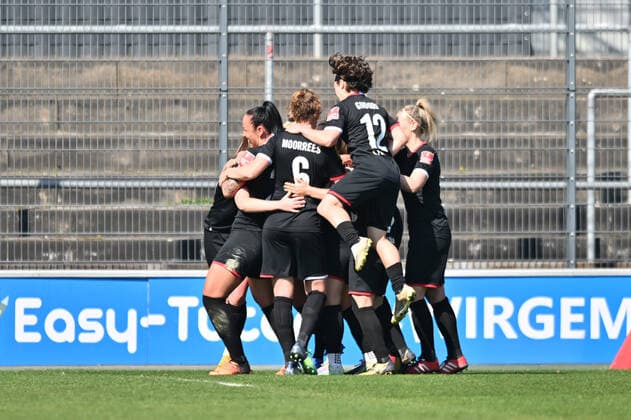 Jubel, Freuen, celebrate, happy, cheer , Goal Celebration 1.FC Köln Frauen 1:0, 27.03.2022, Köln (Deutschland), Fussball, Flyeralarm Frauen-Bundesliga, 1. FC Köln - Bayer 04 Leverkusen