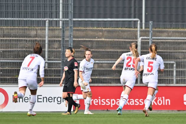 Dora Zeller (B04, 19) bejubelt das 1:1, 27.03.2022, Köln (Deutschland), Fussball, Flyeralarm Frauen-Bundesliga, 1. FC Köln - Bayer 04 Leverkusen