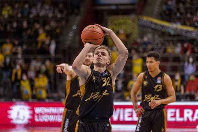 Arturs Zagars (Basketball Loewen Braunschweig, 32) MHP Riesen Ludwigsburg vs. Basketball Loewen Braunschweig, 1. Basketball Bundesliga, easycredit BBL, 27. Spieltag , Spielzeit 2021 2022, 27.03.2022 MHP Riesen Ludwigsburg vs. Basketball Loewen Braunschweig, 1. Basketball Bundesliga, easycredit BBL, 27. Spieltag , Spielzeit 2021 2022, 27.03.2022 Ludwigsburg Copyright: xNinaxSanderx xEibnerxPressefotox EP_NSR