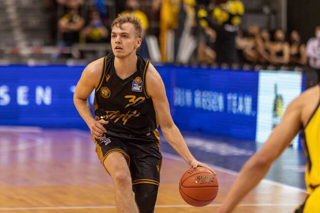Arturs Zagars (Basketball Loewen Braunschweig, 32) MHP Riesen Ludwigsburg vs. Basketball Loewen Braunschweig, 1. Basketball Bundesliga, easycredit BBL, 27. Spieltag , Spielzeit 2021 2022, 27.03.2022 MHP Riesen Ludwigsburg vs. Basketball Loewen Braunschweig, 1. Basketball Bundesliga, easycredit BBL, 27. Spieltag , Spielzeit 2021 2022, 27.03.2022 Ludwigsburg Copyright: xNinaxSanderx xEibnerxPressefotox EP_NSR