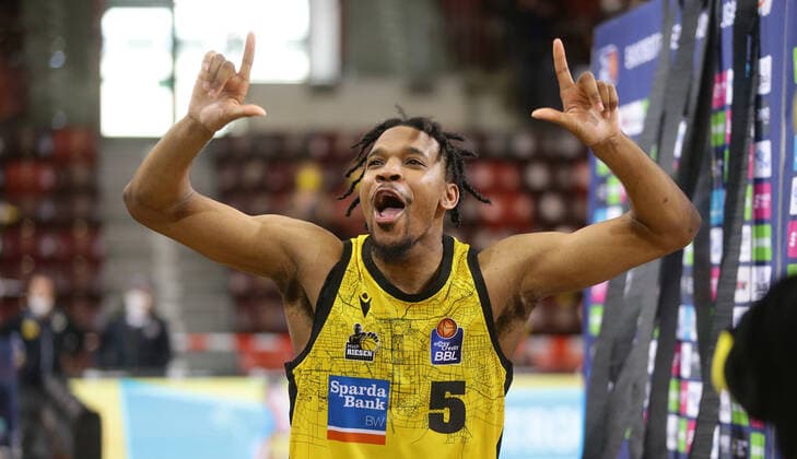 Ludwigsburg , Basketball easycredit BBL Bundesliga . MHP Riesen Ludwigsburg vs. Basketball Löwen Braunschweig , Justin Simon( Riesen )