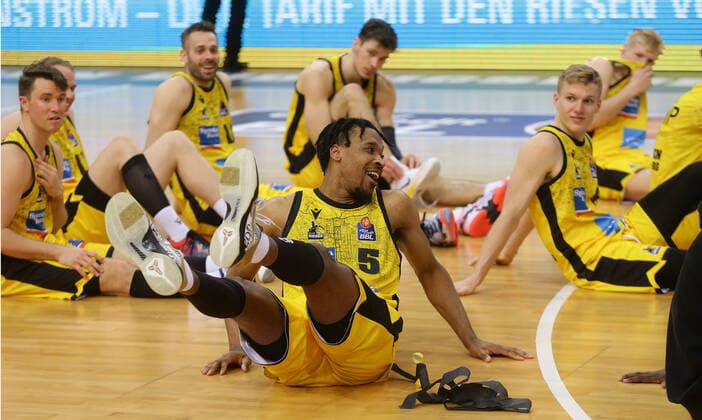 Ludwigsburg , Basketball easycredit BBL Bundesliga . MHP Riesen Ludwigsburg vs. Basketball Löwen Braunschweig , Justin Simon( Riesen )