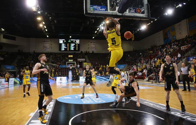 Ludwigsburg , Basketball easycredit BBL Bundesliga . MHP Riesen Ludwigsburg vs. Basketball Löwen Braunschweig , Justin Simon( Riesen )
