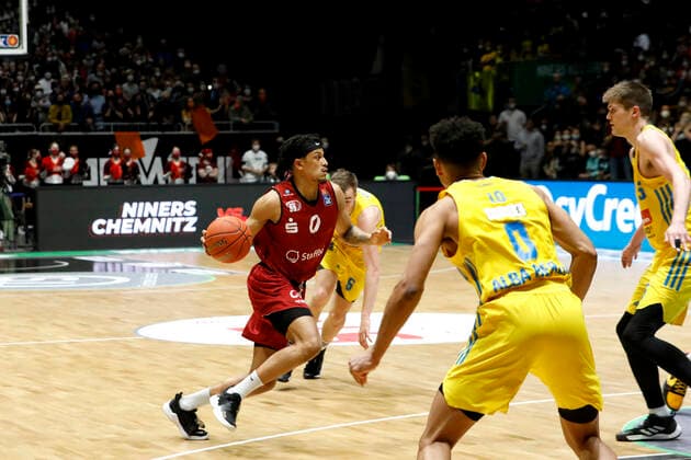 27.03.2022, easyCredit Basketball Bundesliga, BBL, Saison 2021 2022, Herren, Chemnitz Niners - Alba Berlin Nelson Weidemann, Niners Chemnitz Chemnitz Messe Chemnitz Sachsen Germany