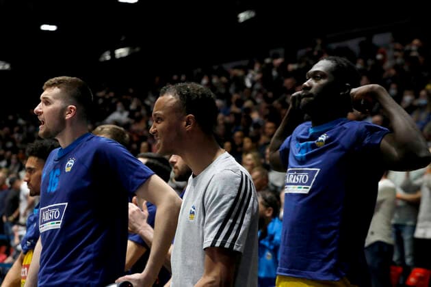 27.03.2022, easyCredit Basketball Bundesliga, BBL, Saison 2021 2022, Herren, Chemnitz Niners - Alba Berlin Kresimir Nikic, Alba Berlin, Louis Olinde, Alba Berlin, Christ Koumadje, Alba Berlin beim Jubel Chemnitz Messe Chemnitz Sachsen Germany