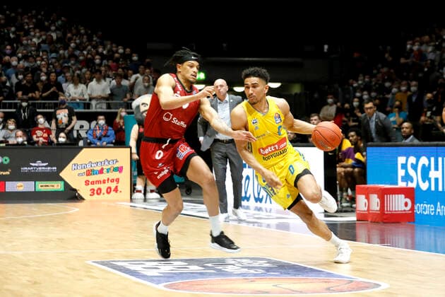 27.03.2022, easyCredit Basketball Bundesliga, BBL, Saison 2021 2022, Herren, Chemnitz Niners - Alba Berlin Maodo Lo, Alba Berlin, Nelson Weidemann, Niners Chemnitz Chemnitz Messe Chemnitz Sachsen Germany