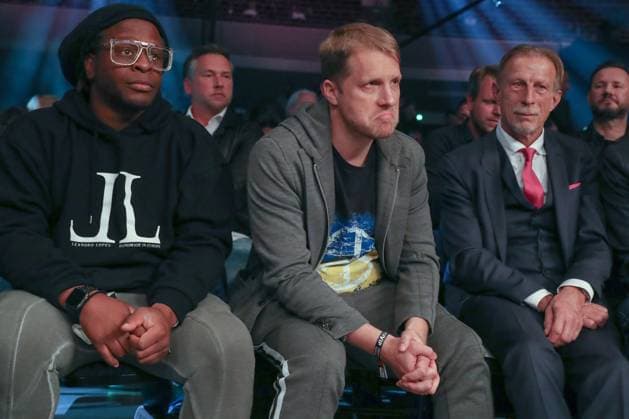 Bilder des Jahres 2022, Sport 03 März Sport Themen der Woche KW12 Boxen - Felix Sturm vs. Istvan Szili am 26.03.2022 in der Westfalenhalle in Dortmund Mola Adebesi, Oliver Pocher, Christoph Daum *** Boxing Felix Sturm vs Istvan Szili on 26 03 2022 in the Westfalenhalle in Dortmund Mola Adebesi, Oliver Pocher, Christoph Daum MH