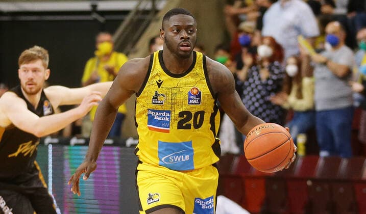 Ludwigsburg , Basketball easycredit BBL Bundesliga . MHP Riesen Ludwigsburg vs. Basketball Löwen Braunschweig , Rawle Alkins ( Riesen )